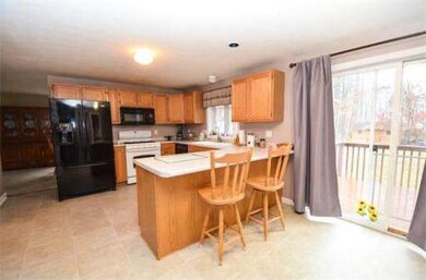 2 Sunflower Ln, Londonderry, NH 03053 - photo 5