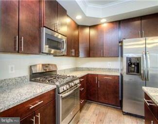 24626 Johnson Oak Terrace unit 5G, Sterling, VA 20166 - photo 5