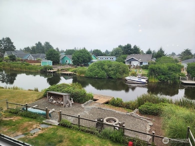 337 S Butterclam St SW, Ocean Shores, WA 98569 - photo 2
