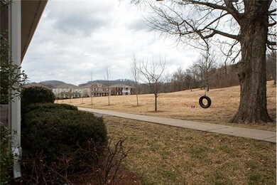 So much space for you and your family. Walking trails, parks, clubhouse... so much to enjoy the outdoors.