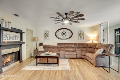 01 Living Room