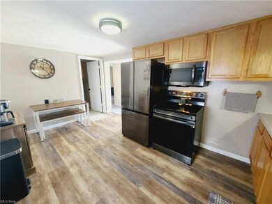 1490 Grant Ave, Coshocton, OH 43812 - photo 4