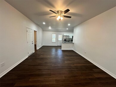 932 W Chase St, Denison, TX 75020 - photo 2