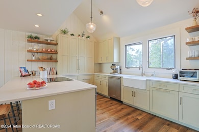 3945 S LAKE CREEK Drive C-5