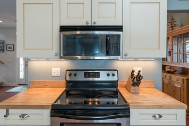 156 Holly Ln, Portsmouth, NH 03801 - photo 6