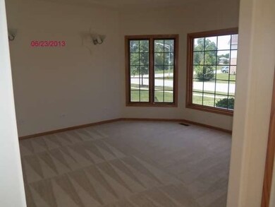 18577 Walnut Ave, Country Club Hills, IL 60478 - photo 2