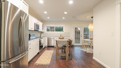 1639 Hollywood-105