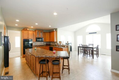 2218 Lake Forest Dr, Upper Marlboro, MD 20774 - photo 6