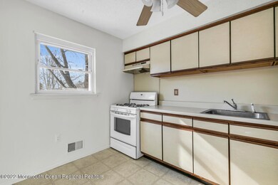 894 Cindy Ct Brick Township NJ-large-004