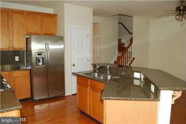 25348 Mcintyre Square, Chantilly, VA 20152 - photo 2