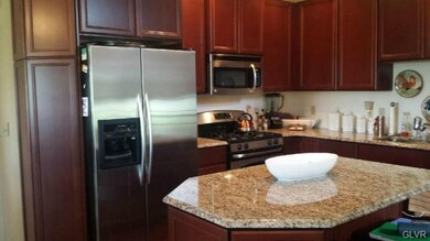 5458 Spring Ridge Dr W, Macungie, PA 18062 - photo 2