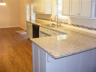 811 Holiman St, Springdale, AR 72762 - photo 4