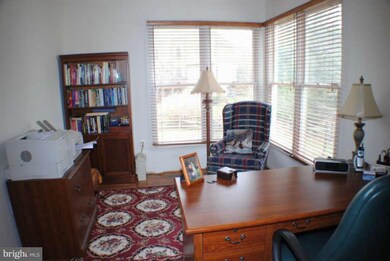 21371 Wideoak Ct, Sterling, VA 20164 - photo 6