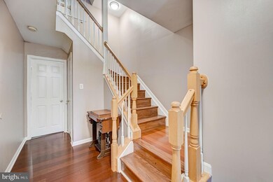 2496 Clover Field Cir, Herndon, VA 20171 - photo 3