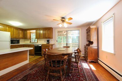 004-photo-dining-room-7423112