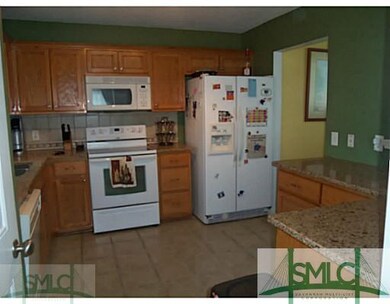 Kitchen. Tile floors and Granite Counter tops!!