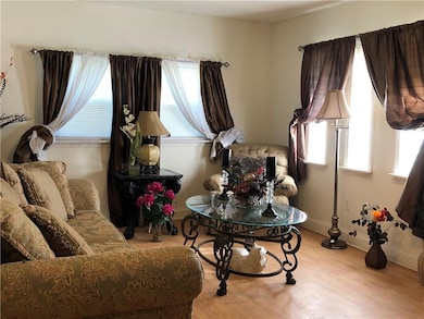 4978 Kendall Dr, New Orleans, LA 70126 - photo 2