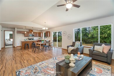 22115 Cedarview Dr E, Bonney Lake, WA 98391 - photo 4