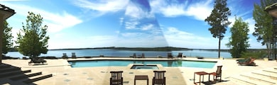 Pool view - click to clear blur