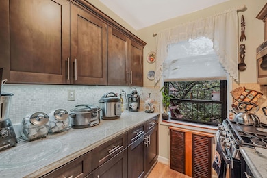 Dara Gardens unit 4B, Flushing, NY 11367 - photo 2