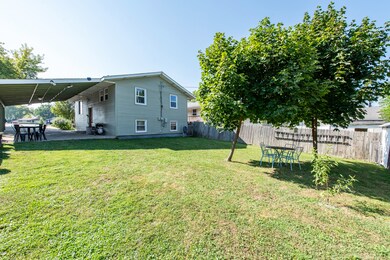 13 N Pioneer Rd, Waukegan, IL 60085 - photo 3