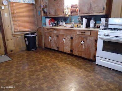 1507 Julia St kitchen