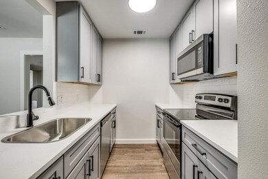 5909 Gaston Ave unit 204, Dallas, TX 75214 - photo 5