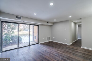 10720 West Dr unit 103, Fairfax, VA 22030 - photo 4