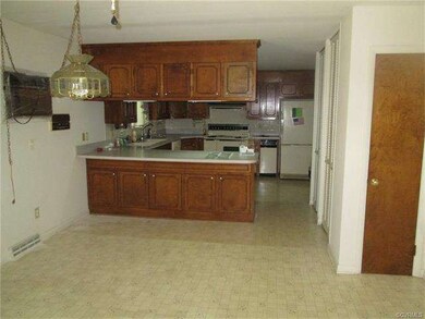 Large kitchen with plenty of room to cook and be p
