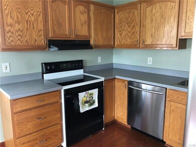 3707 Greenway St, Easton, PA 18045 - photo 4