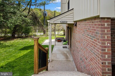 15277 Forest Grove Dr, Woodbridge, VA 22191 - photo 3