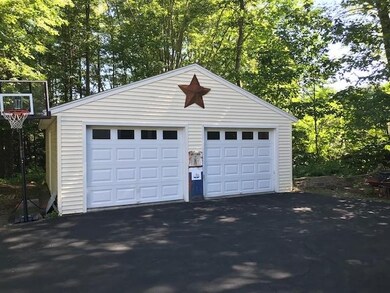 37 W Unity Rd, Claremont, NH 03743 - photo 6