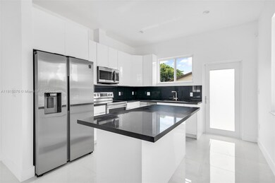 785 SW 7th Ave unit B, Hallandale Beach, FL 33009 - photo 3