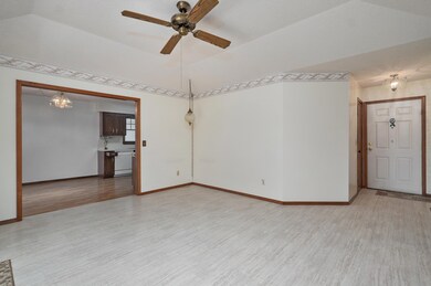 1028 W Whiteside St-22