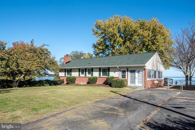 294 E Potomac Dr, Colonial Beach, VA 22443 - photo 2