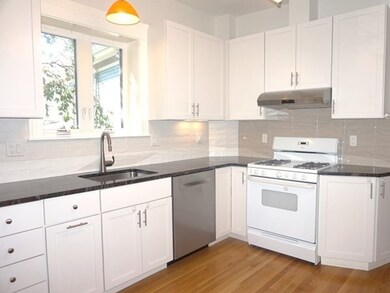 35 University Rd unit 2, Brookline, MA 02445 - photo 2