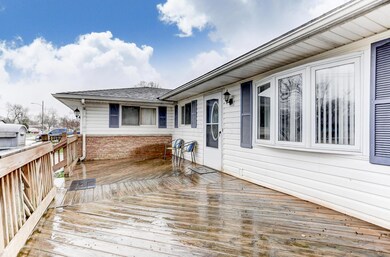 Expansive Deck