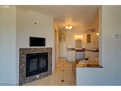 1407 E 21st St, the Dalles, OR 97058 - photo 7