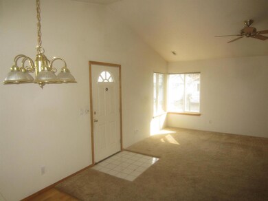 812 Bower Ln, Grants Pass, OR 97527 - photo 2