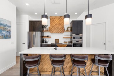 1518 Torrey Pines Road-large-009-010-091