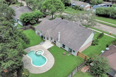 1207 Osborne Dr, Friendswood, TX 77546 - photo 6