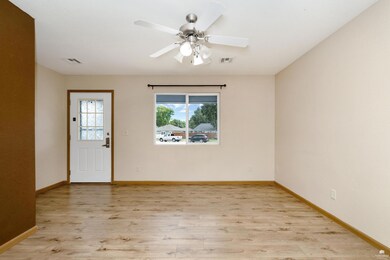 2301 Vineyard Cir, Manhattan, KS 66502 - photo 3