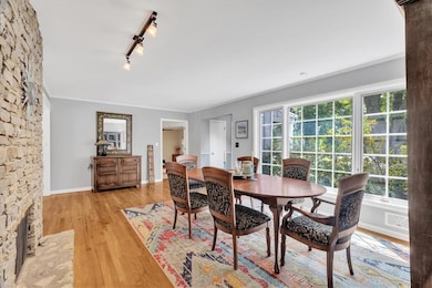 6305 Robinhood Dr, Shawnee, KS 66203 - photo 6