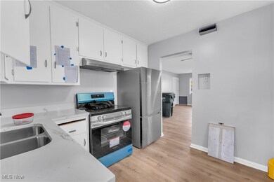 386 E 200th St unit 1/DN, Cleveland, OH 44119 - photo 6