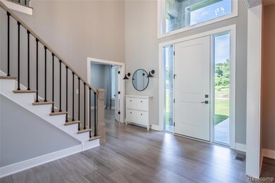 5344 Birch Dr, Davisburg, MI 48350 - photo 2