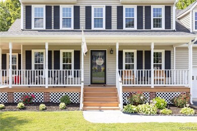 View of front of house featuring a porch