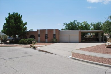 15352 Mineral Ct, Horizon City, TX 79928 - photo 2