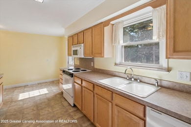 1827 Towner Rd, Haslett, MI 48840 - photo 6