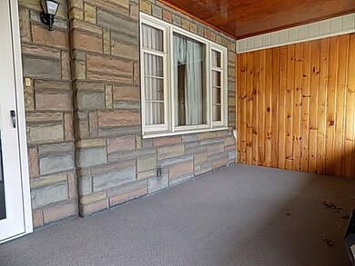 437 Longfellow St, Vandergrift, PA 15690 - photo 3