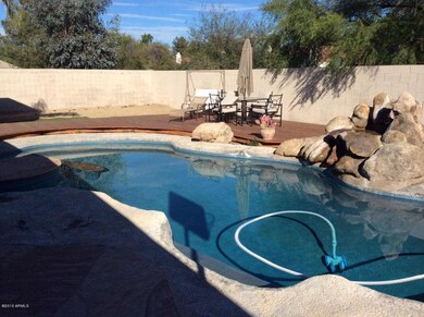 Water Feature & Table built-in w/bench
